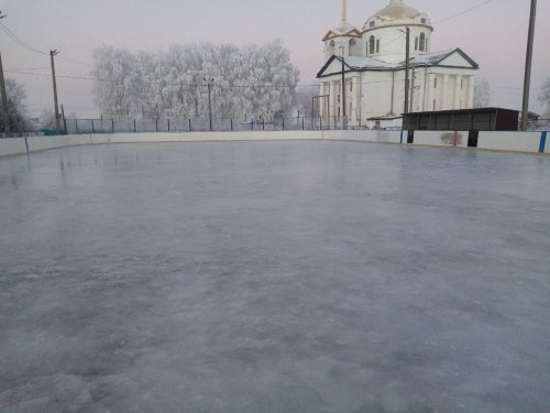 Заливка хоккейной площадки в с.Елизарьево